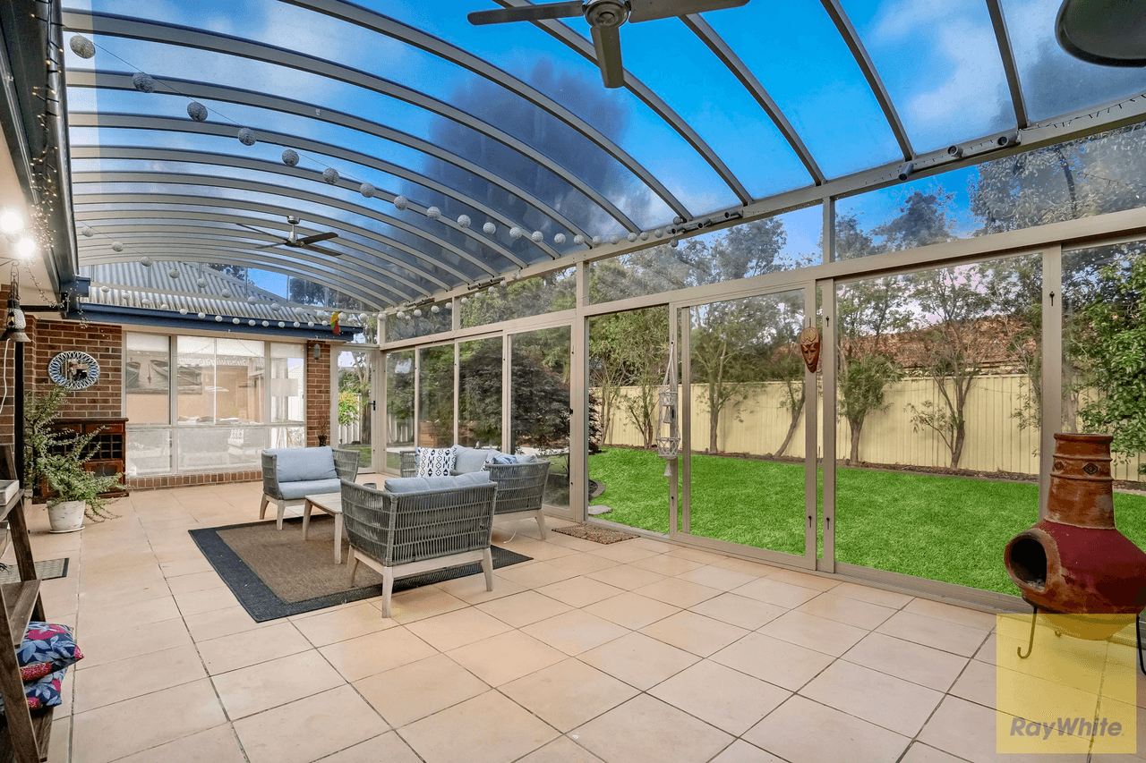 37 Blakeville Drive, CAROLINE SPRINGS, VIC 3023