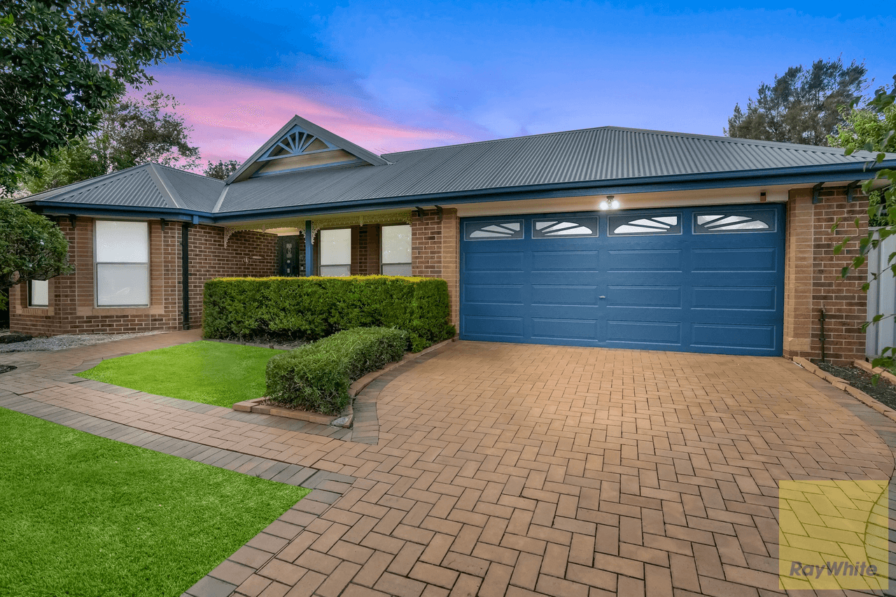 37 Blakeville Drive, CAROLINE SPRINGS, VIC 3023