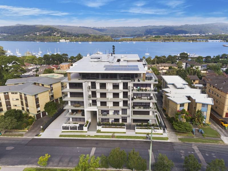 401/142-144 Albany Street, Point Frederick, NSW 2250