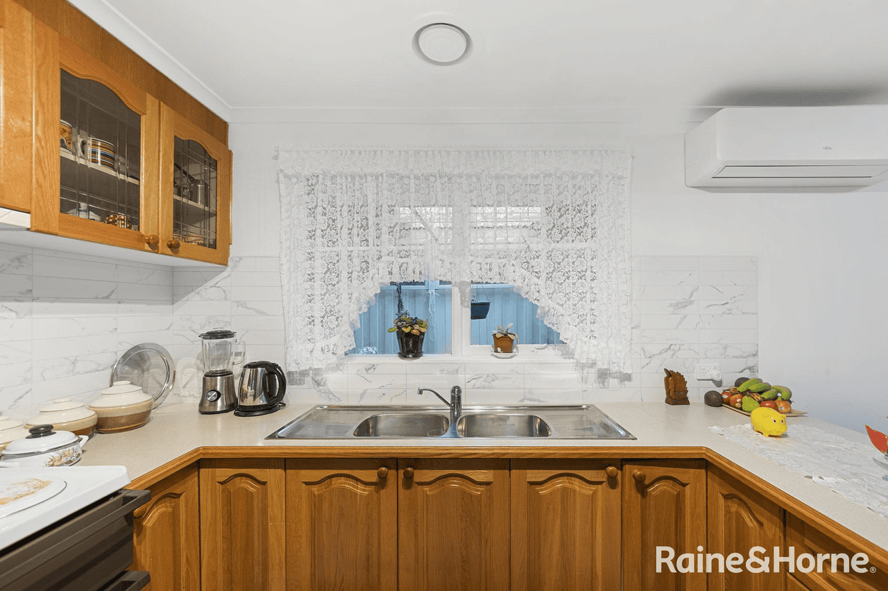 12 Cumbernauld Crescent, DEER PARK, VIC 3023