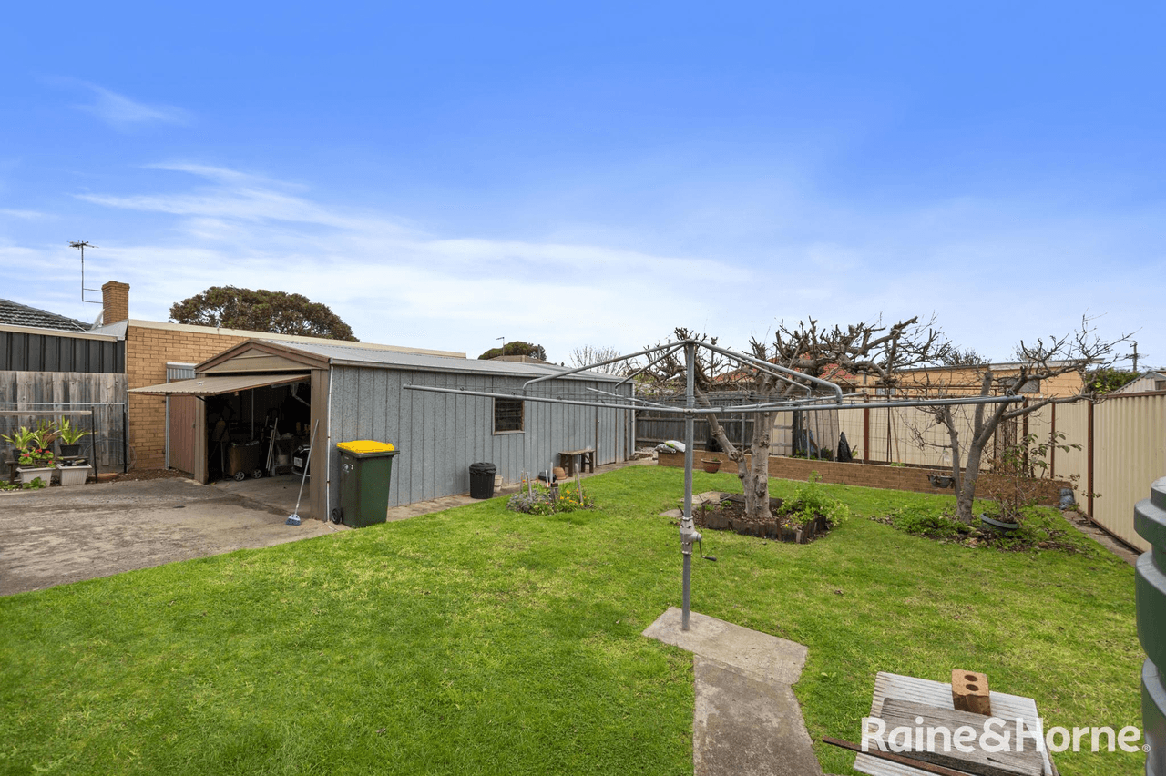 12 Cumbernauld Crescent, DEER PARK, VIC 3023