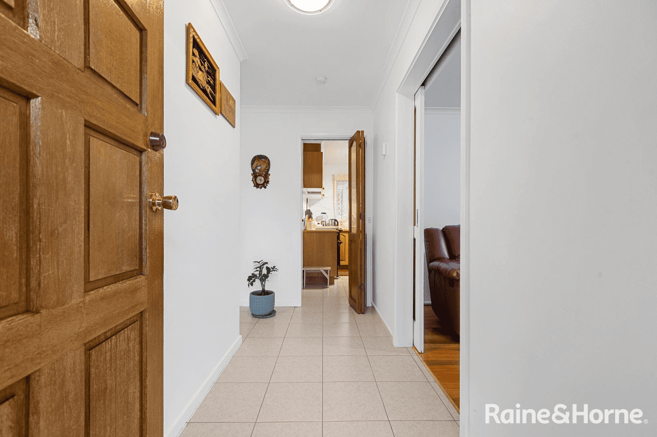 12 Cumbernauld Crescent, DEER PARK, VIC 3023