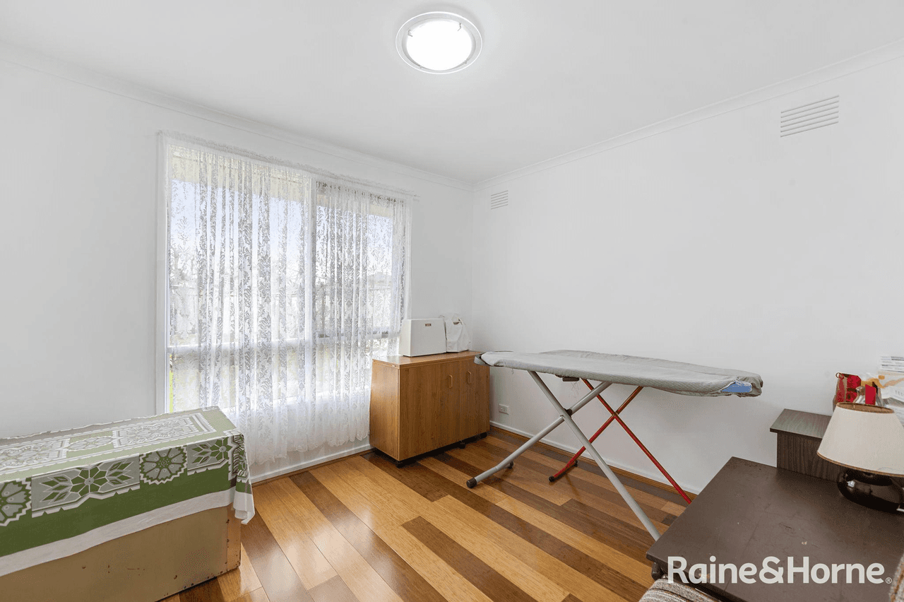 12 Cumbernauld Crescent, DEER PARK, VIC 3023