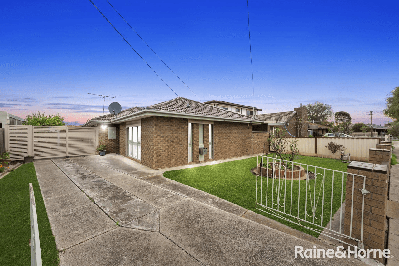 12 Cumbernauld Crescent, DEER PARK, VIC 3023