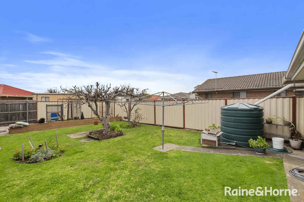 12 Cumbernauld Crescent, DEER PARK, VIC 3023