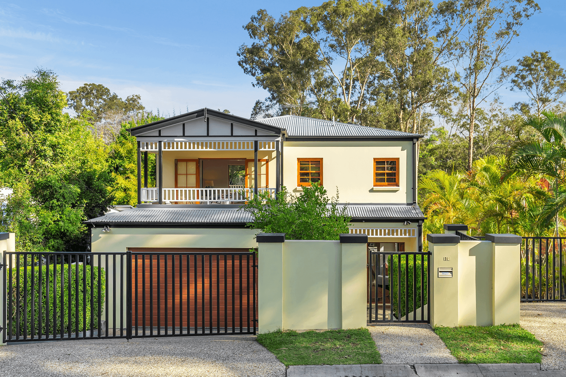 18 Henry Street, CHAPEL HILL, QLD 4069