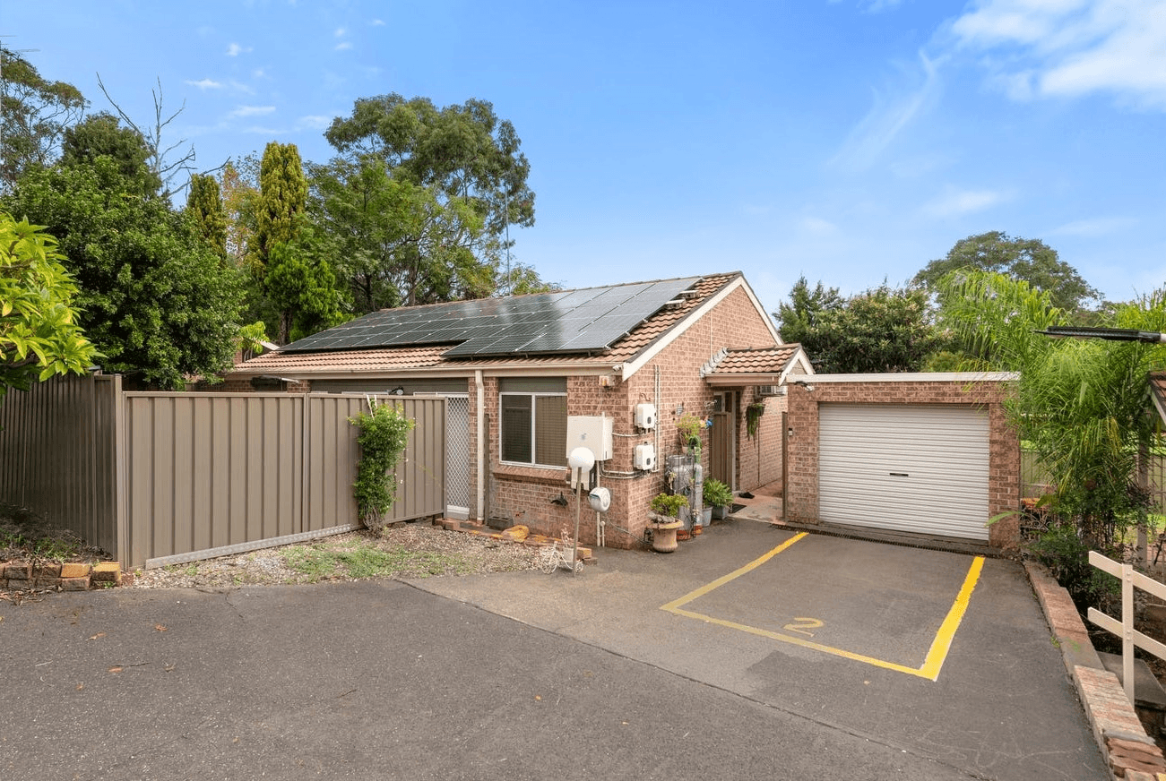 2/33 Georgiana Crescent, Ambarvale, NSW 2560