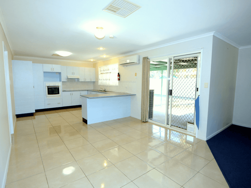 8 Fern Court, EMERALD, QLD 4720