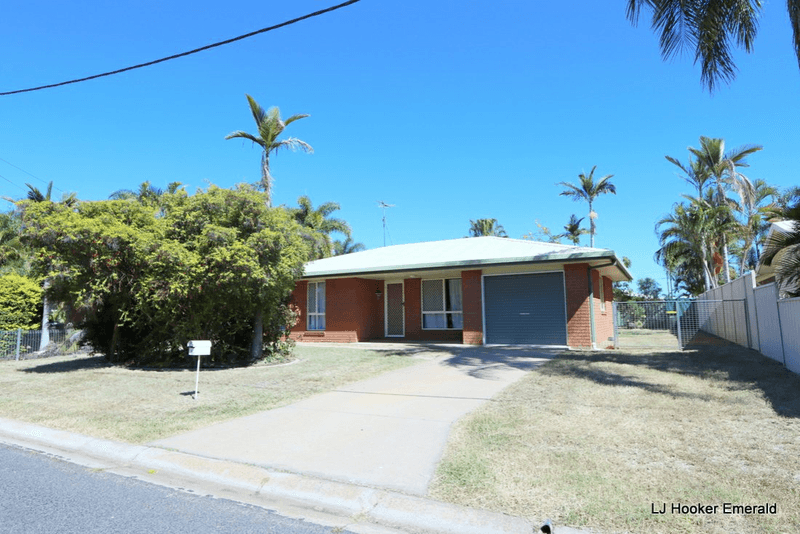 8 Fern Court, EMERALD, QLD 4720