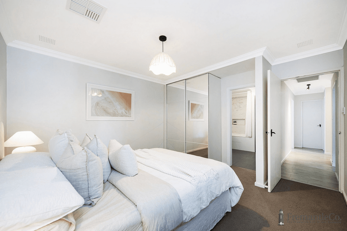 14 Ashbourne Way, Hamilton Hill, WA 6163