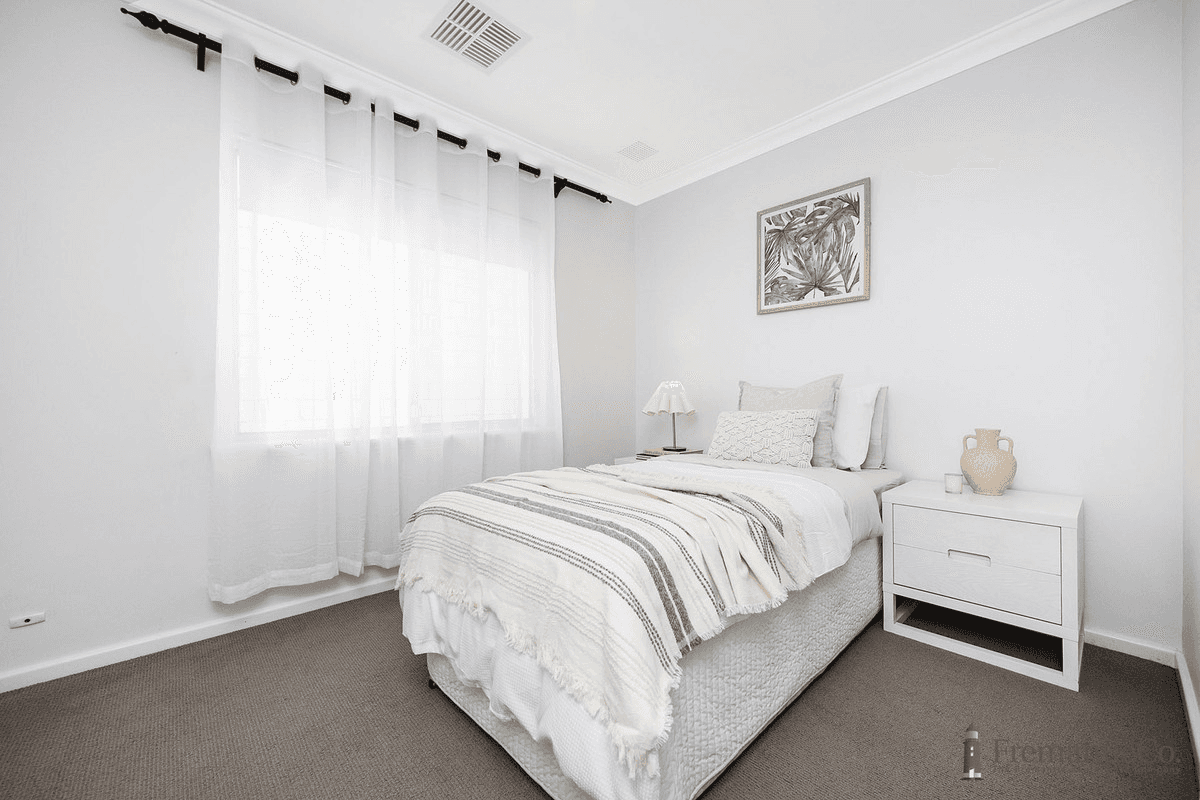 14 Ashbourne Way, Hamilton Hill, WA 6163