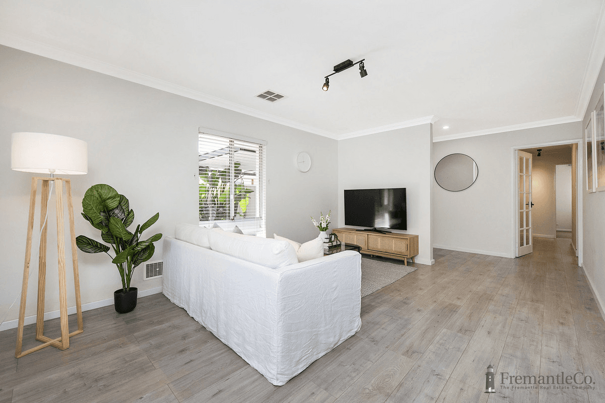 14 Ashbourne Way, Hamilton Hill, WA 6163