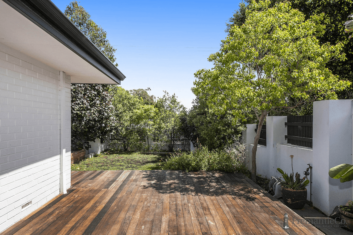 14 Ashbourne Way, Hamilton Hill, WA 6163
