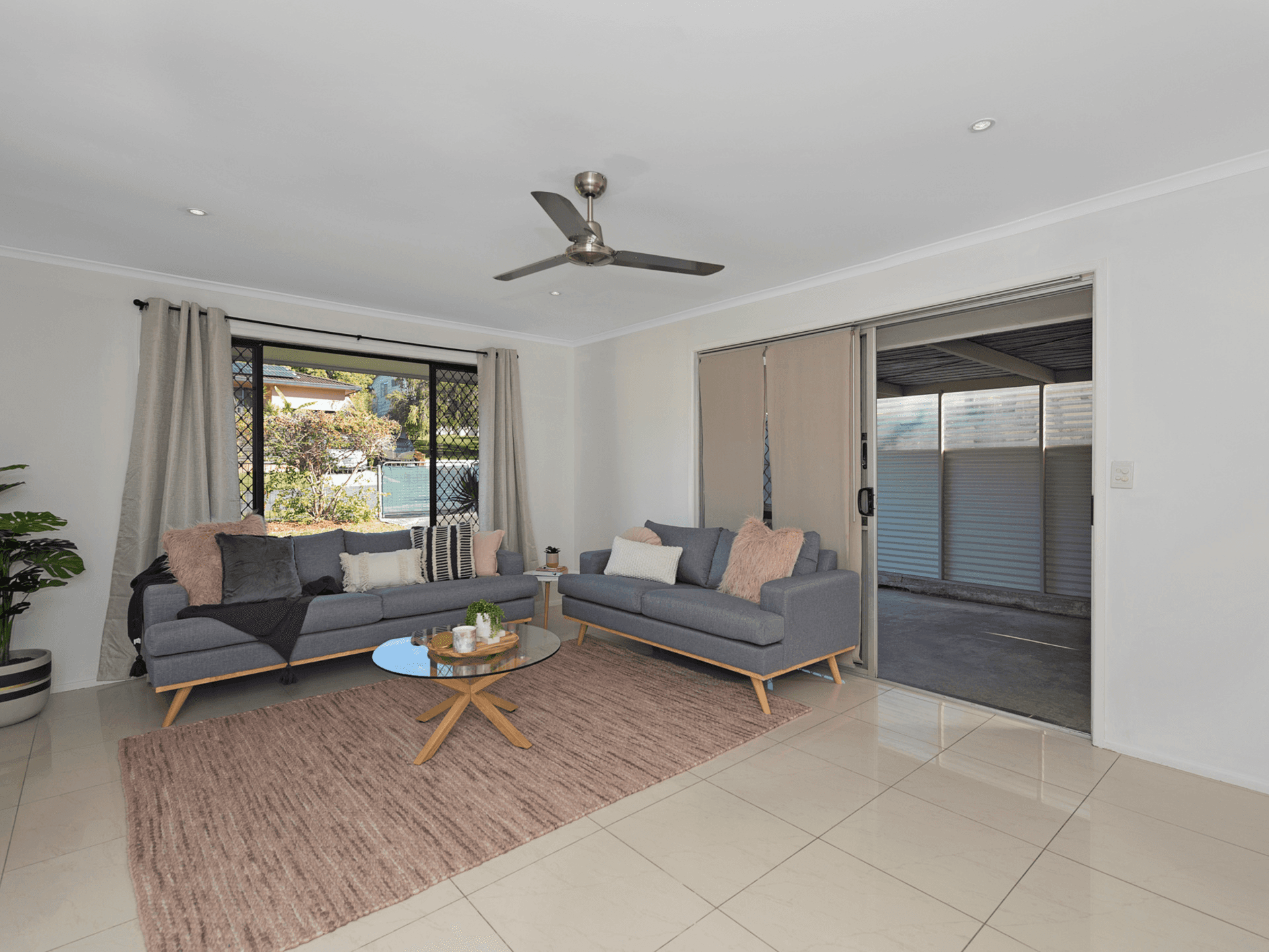 95 Kindra Avenue, SOUTHPORT, QLD 4215