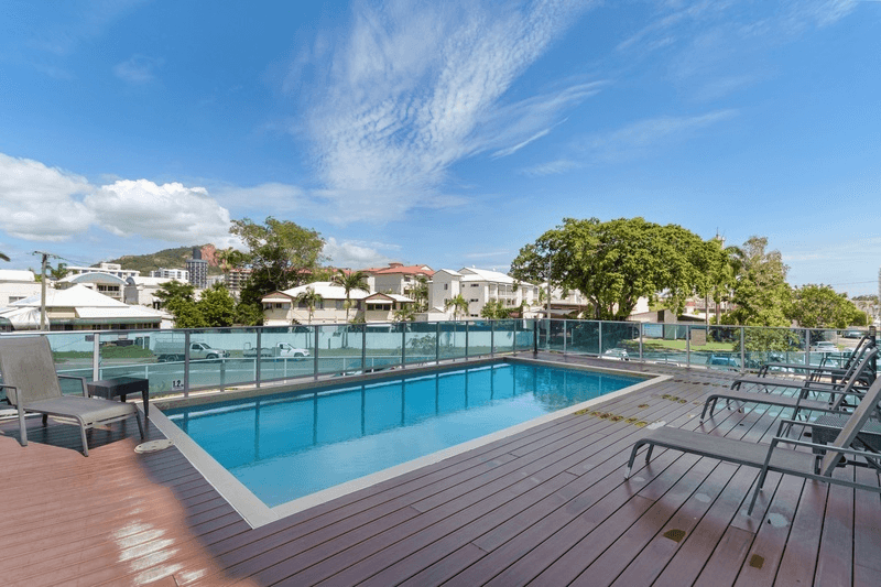 Unit 305/68 Mcilwraith St, South Townsville, QLD 4810