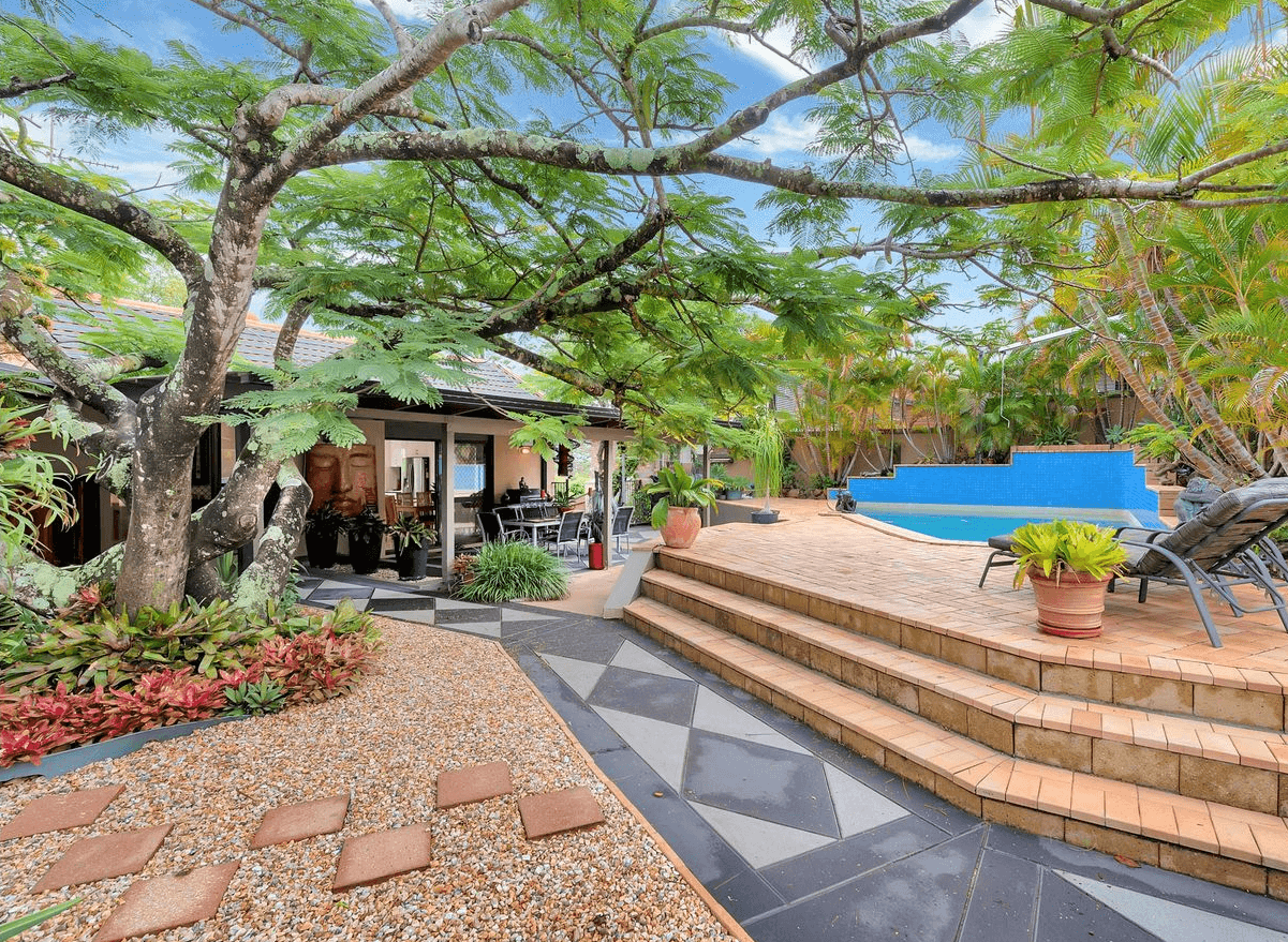 11 Mulyan Place, ASHMORE, QLD 4214