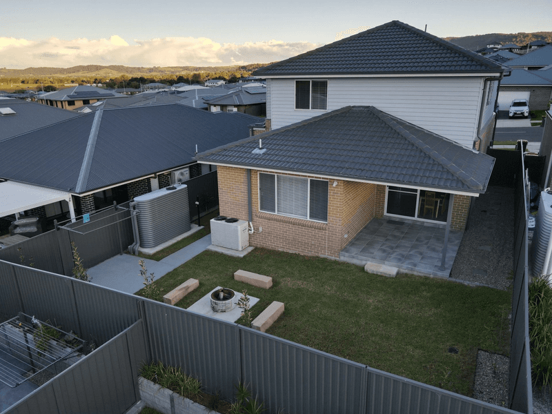 104 Bushranger Parade, Calderwood, NSW 2527