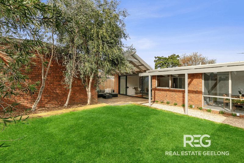 17 Sheringa Crescent, GROVEDALE, VIC 3216