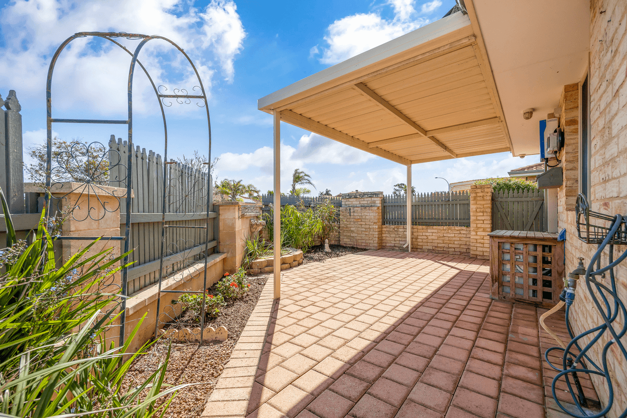 3/4 Callander Avenue, KINROSS, WA 6028