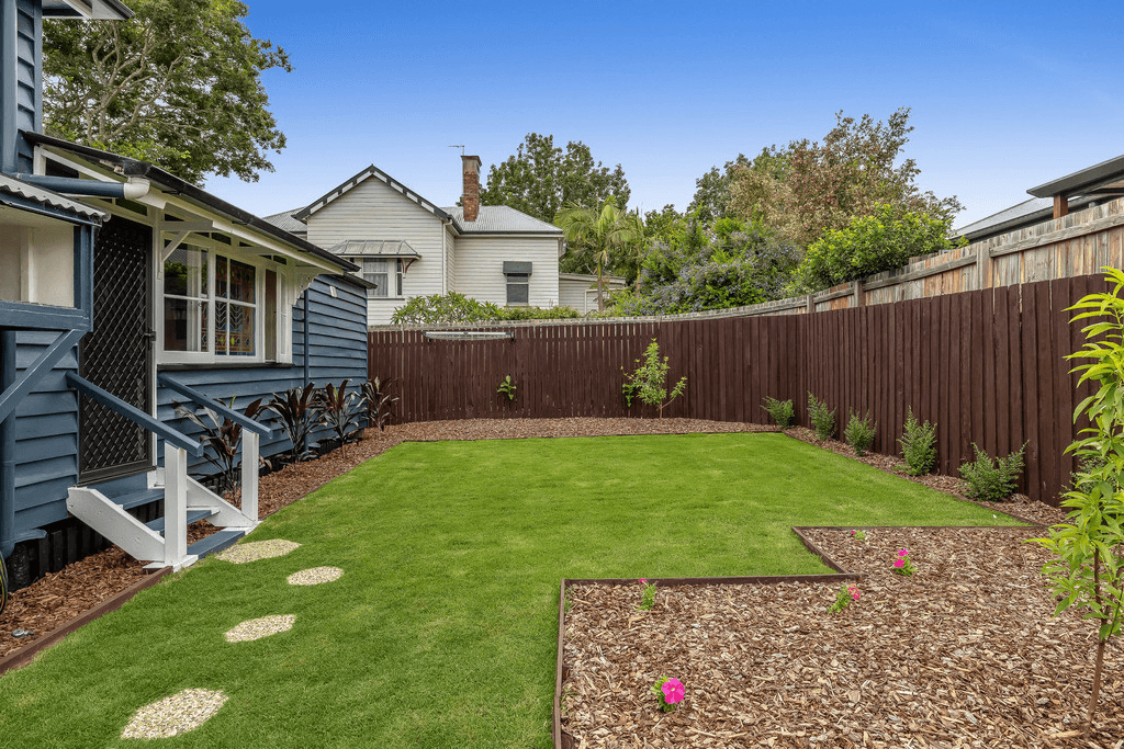 194 South Street, CENTENARY HEIGHTS, QLD 4350