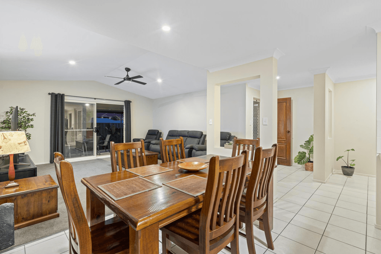 3 Sharscay Close, BURLEIGH HEADS, QLD 4220