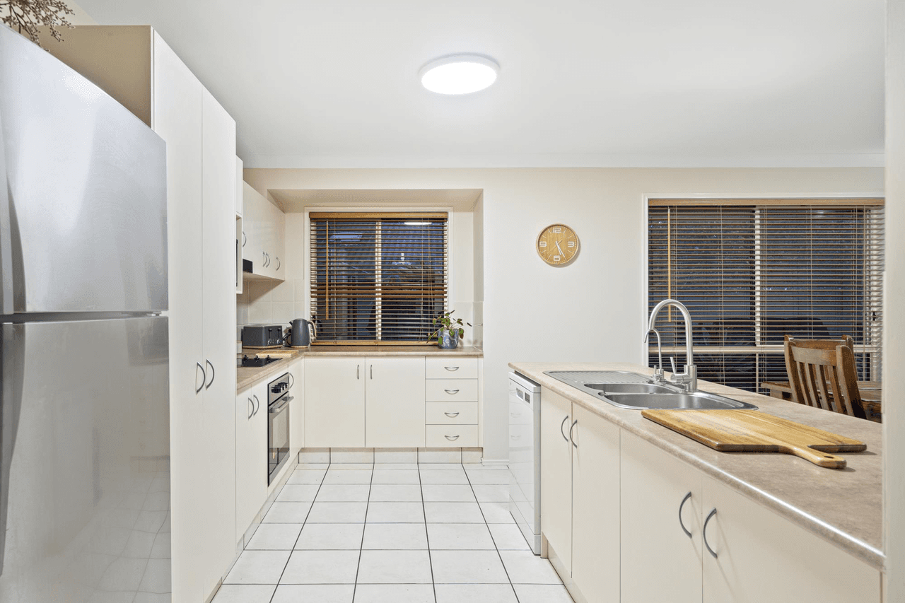 3 Sharscay Close, BURLEIGH HEADS, QLD 4220