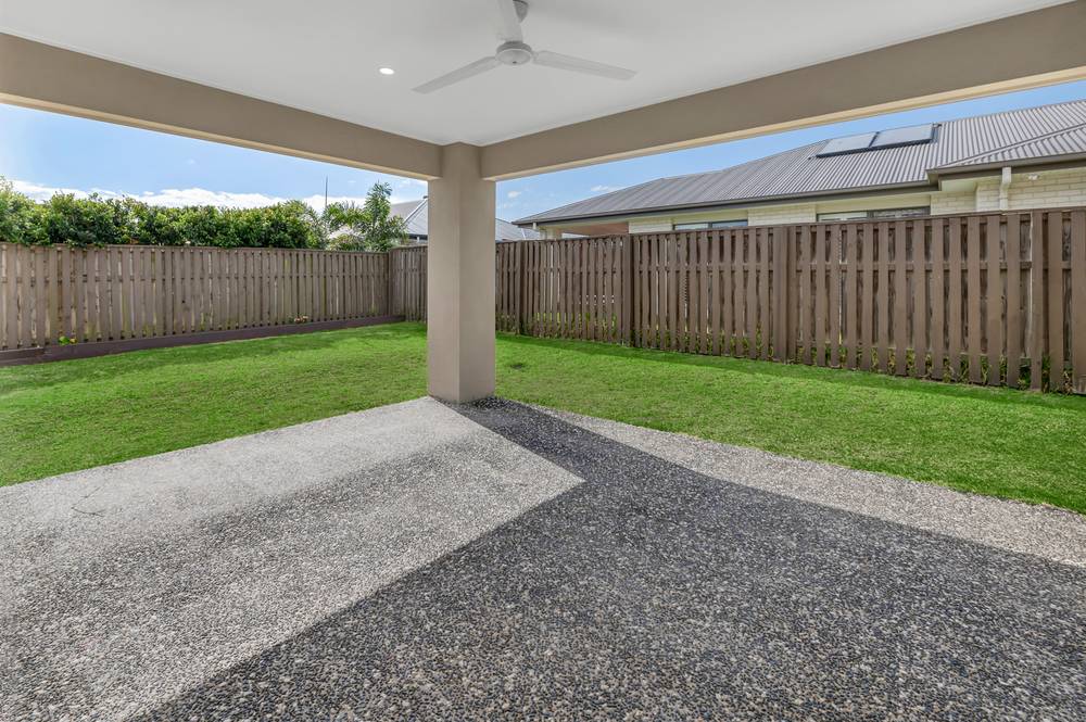 10 Bulleringa Street, PIMPAMA, QLD 4209