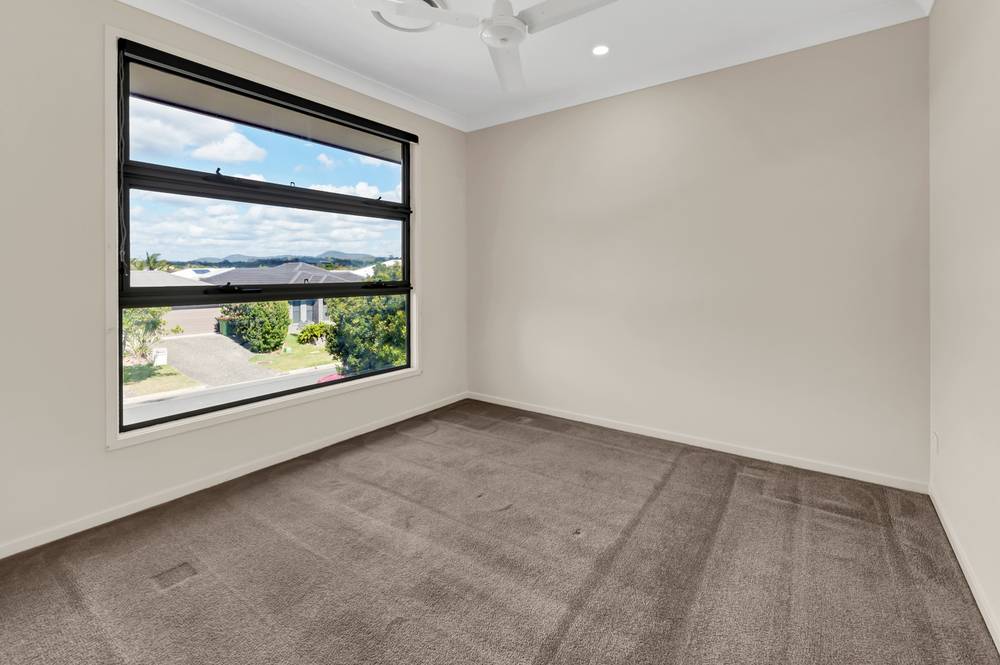 10 Bulleringa Street, PIMPAMA, QLD 4209