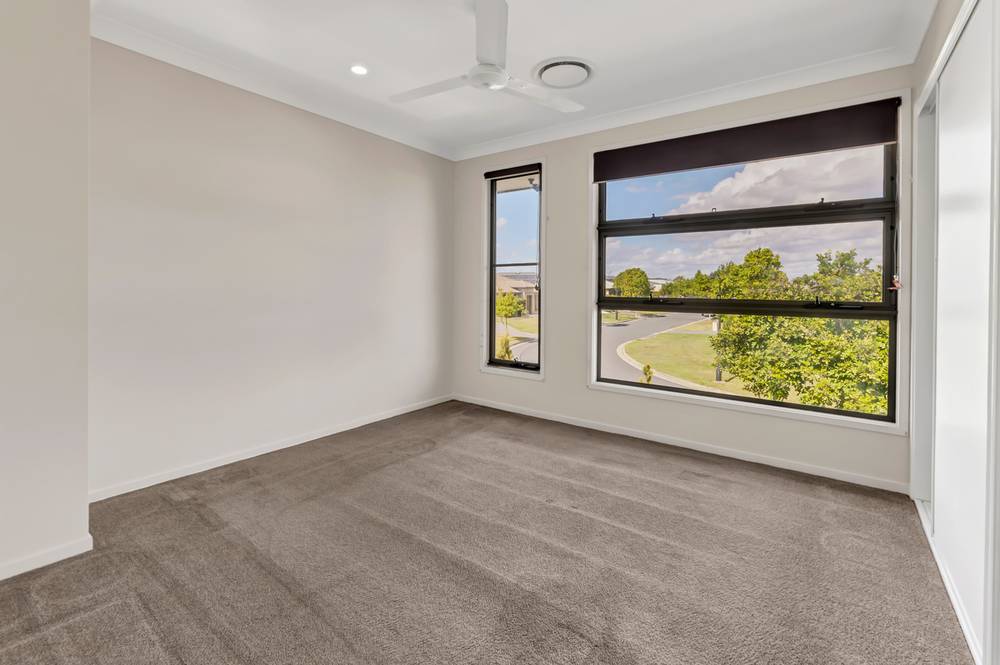 10 Bulleringa Street, PIMPAMA, QLD 4209