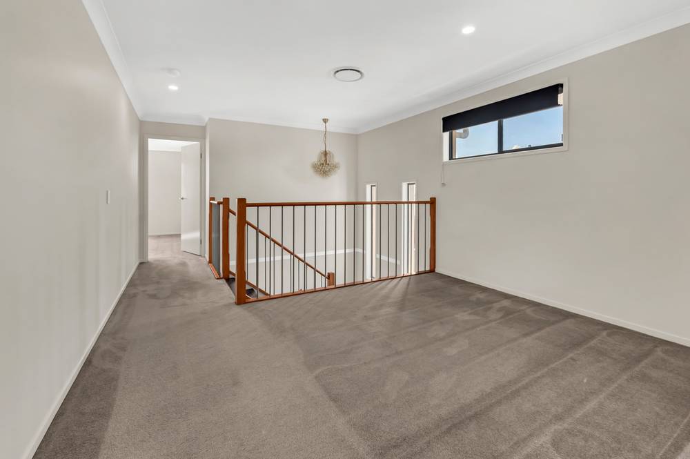 10 Bulleringa Street, PIMPAMA, QLD 4209