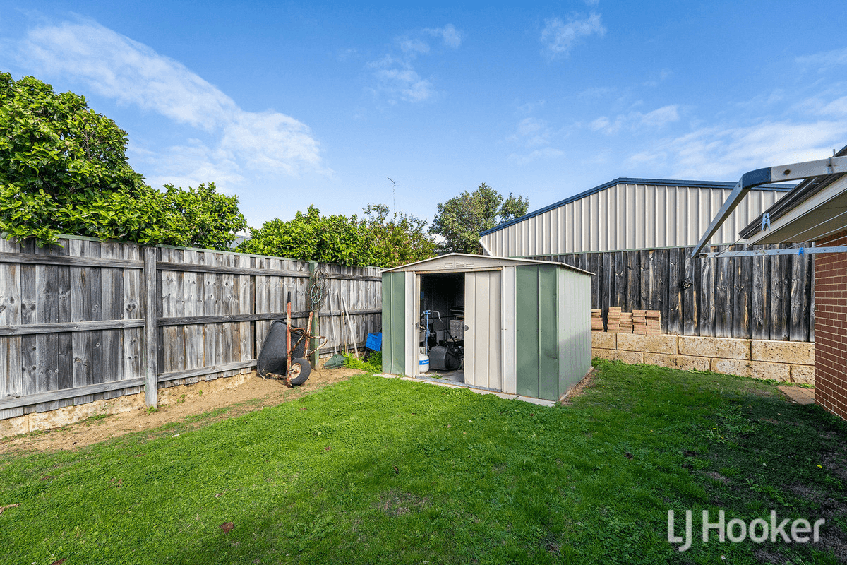 151 Peelwood Parade, HALLS HEAD, WA 6210