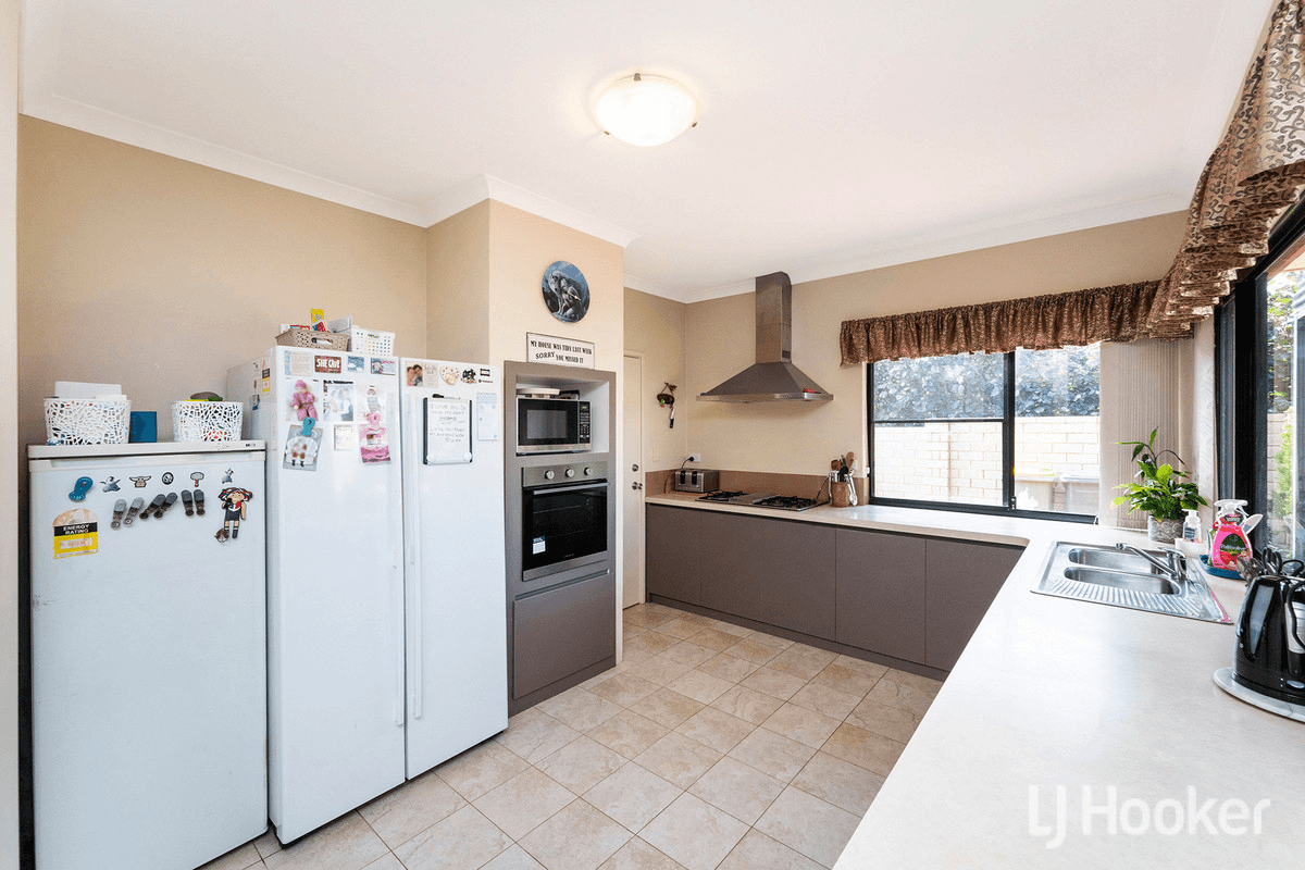 151 Peelwood Parade, HALLS HEAD, WA 6210