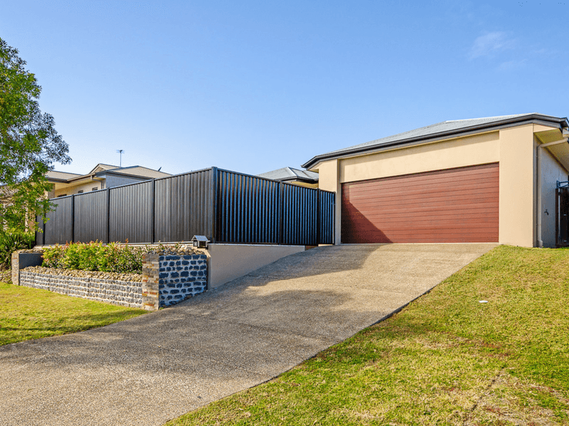 10 Willunga Street, Pacific Pines, QLD 4211