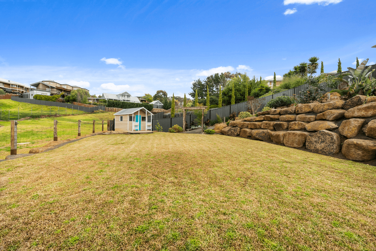 13 Augusta Place, Darley, VIC 3340