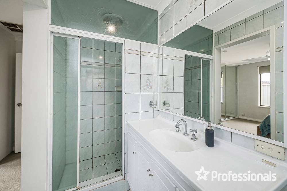 17 Backhouse Road, KINGSLEY, WA 6026
