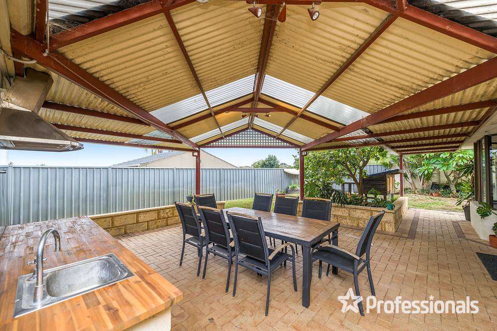 17 Backhouse Road, KINGSLEY, WA 6026