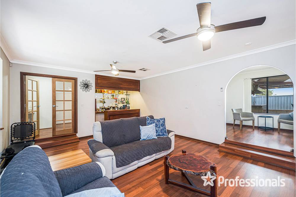 17 Backhouse Road, KINGSLEY, WA 6026