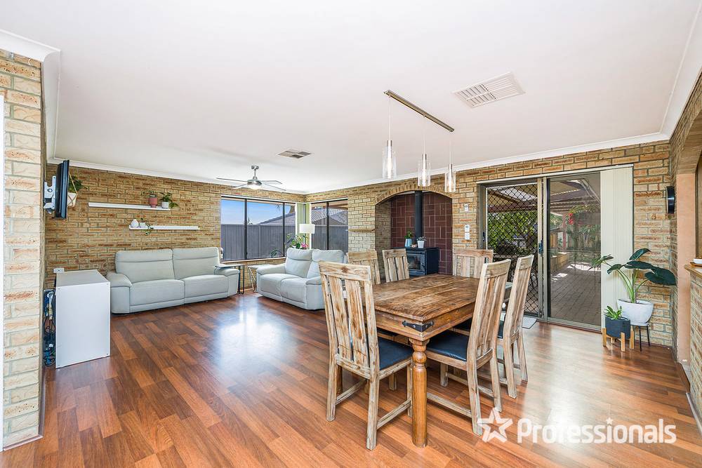 17 Backhouse Road, KINGSLEY, WA 6026