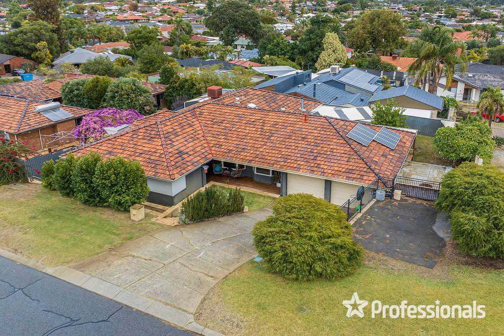 17 Backhouse Road, KINGSLEY, WA 6026