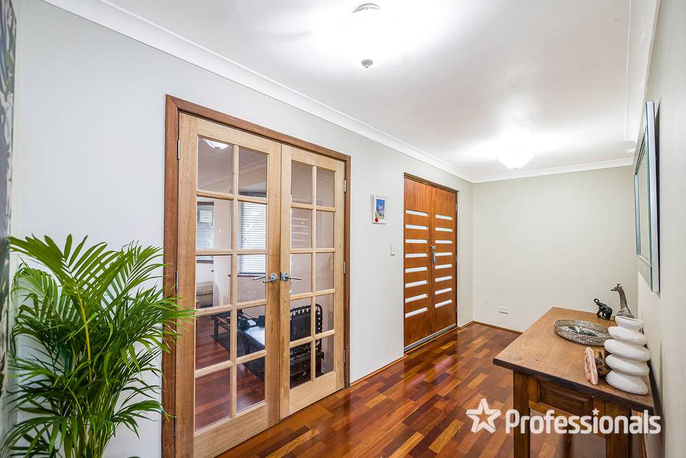 17 Backhouse Road, KINGSLEY, WA 6026
