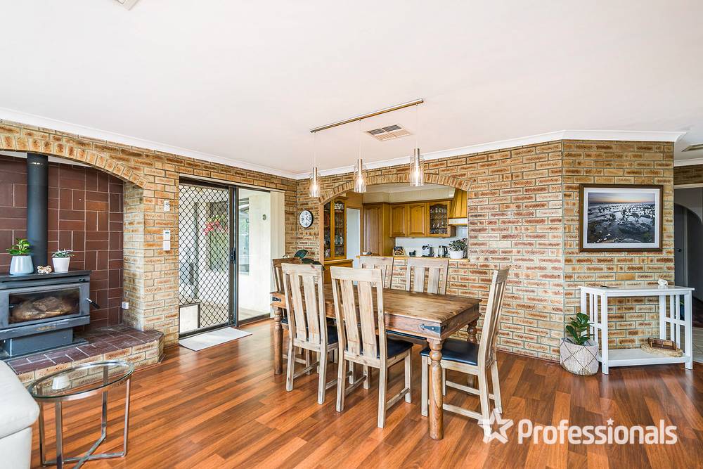 17 Backhouse Road, KINGSLEY, WA 6026