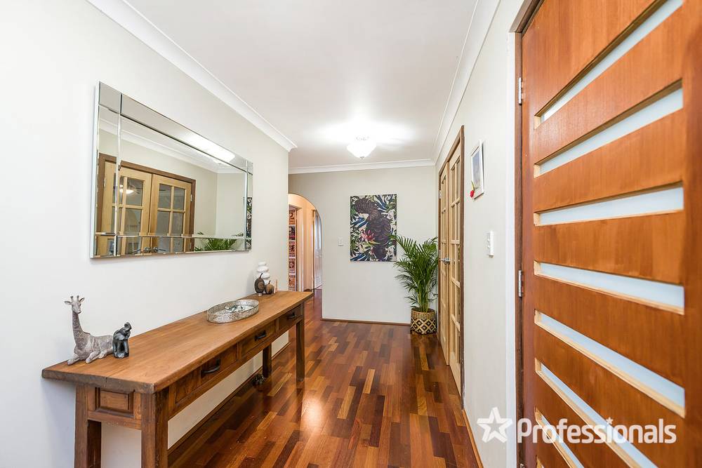 17 Backhouse Road, KINGSLEY, WA 6026