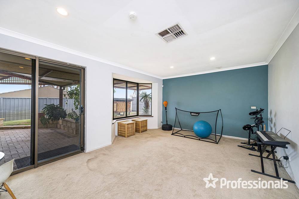 17 Backhouse Road, KINGSLEY, WA 6026