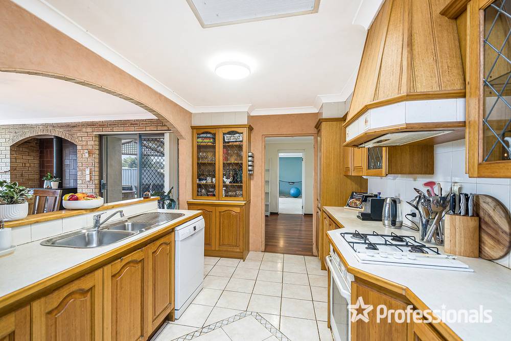 17 Backhouse Road, KINGSLEY, WA 6026