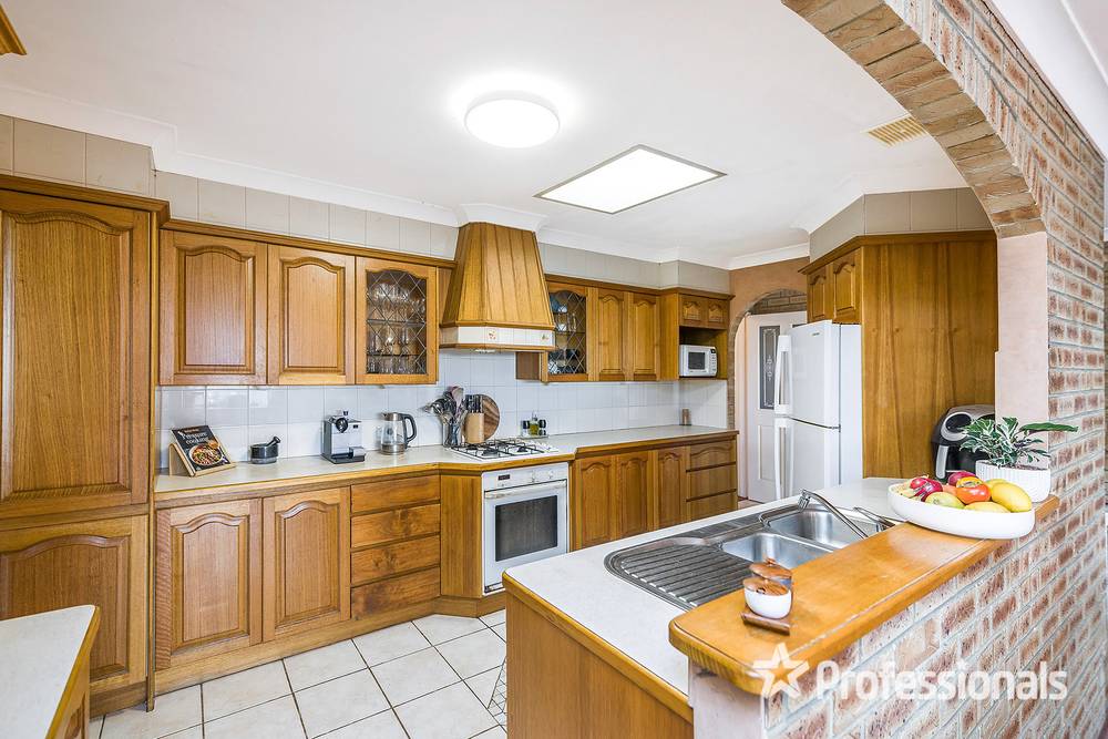 17 Backhouse Road, KINGSLEY, WA 6026