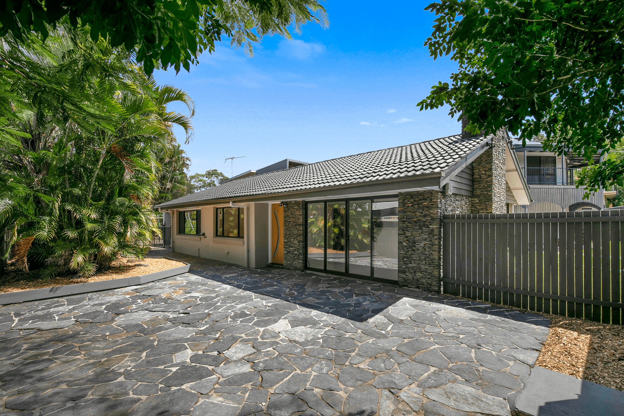 104 Burrendah Road, JINDALEE, QLD 4074