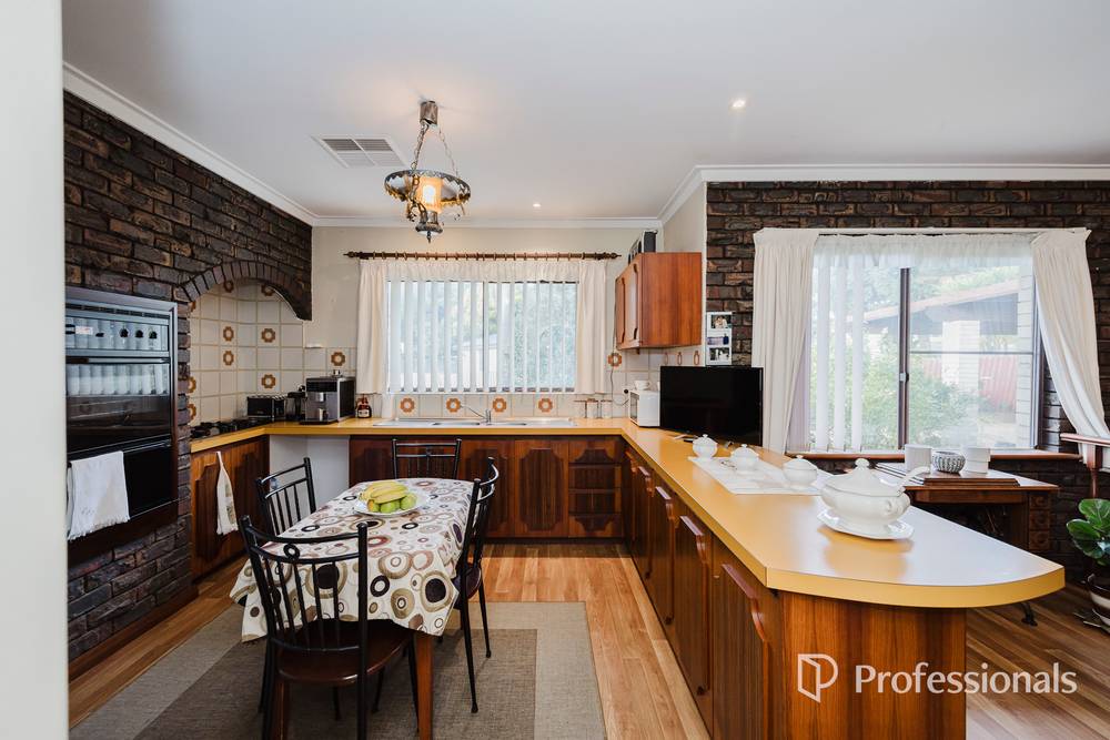 2 Bredhurst Road, MARANGAROO, WA 6064