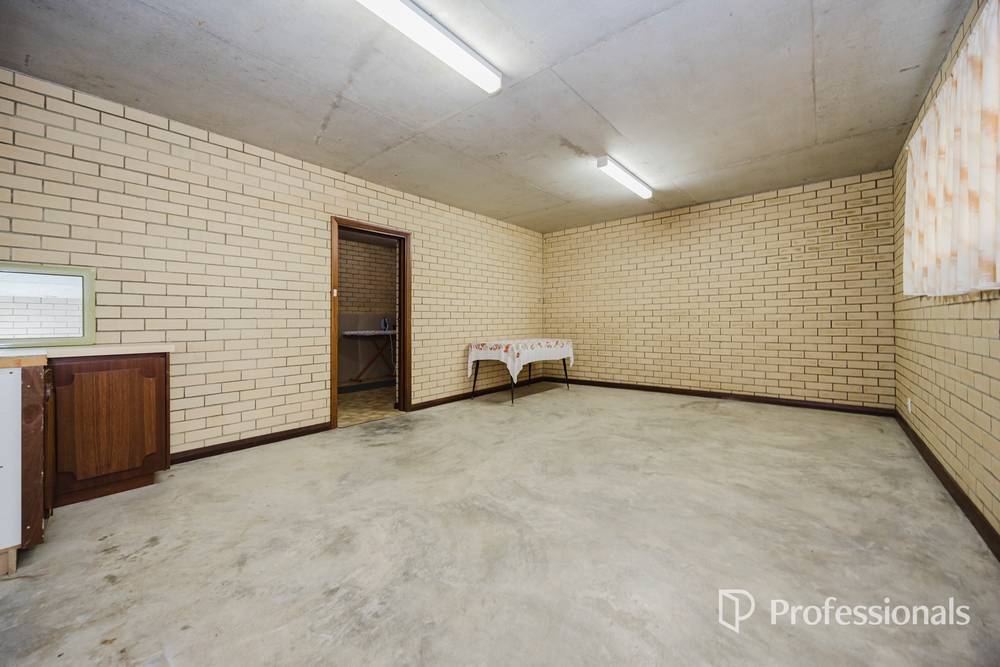 2 Bredhurst Road, MARANGAROO, WA 6064