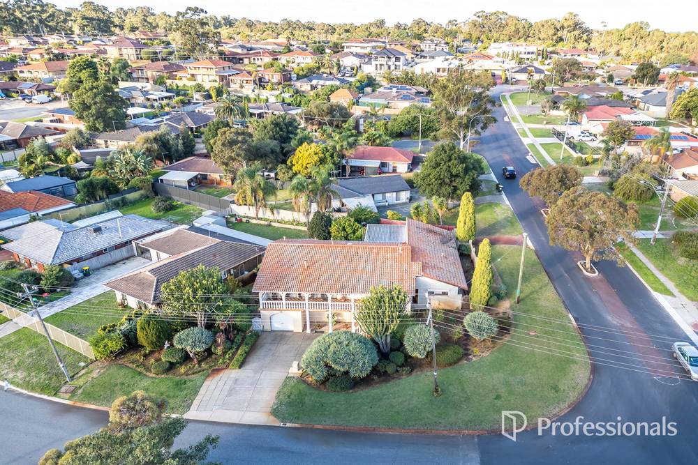 2 Bredhurst Road, MARANGAROO, WA 6064