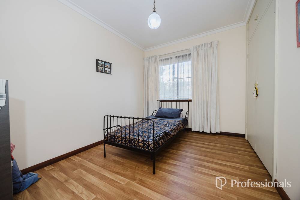 2 Bredhurst Road, MARANGAROO, WA 6064